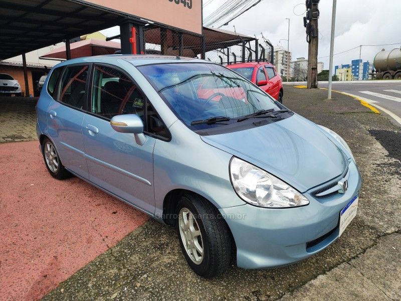 HONDA FIT 1.5 EX 16V 2006/2007 HUBNER MULTIMARCAS FARROUPILHA / Carros no Vale