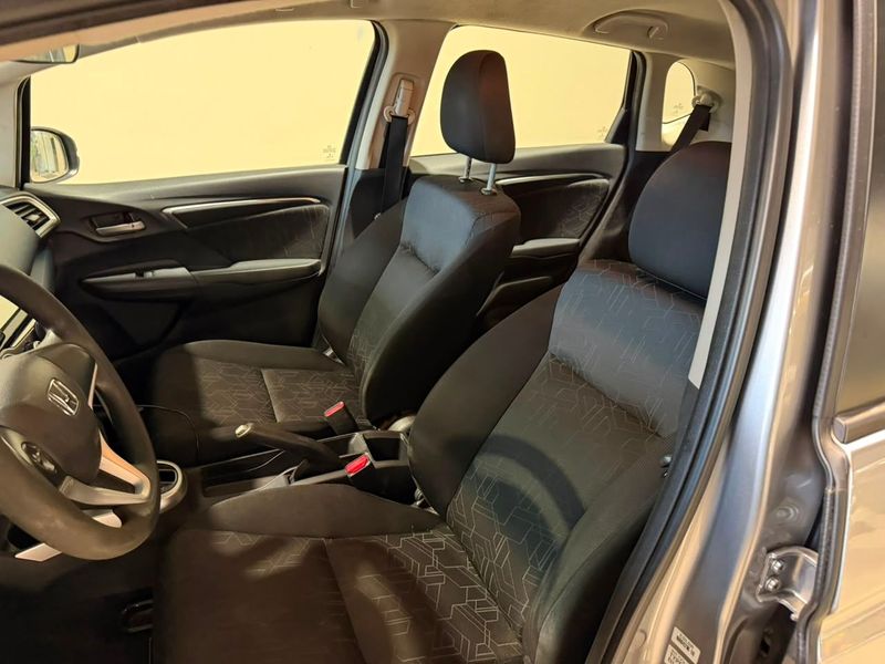 Honda Fit Lx 1.5 Flexone 2015/2016 SIM VEÍCULOS PORTO ALEGRE / Carros no Vale Honda Fit Lx 1.5 Flexone 2015/2016 SIM VEÍCULOS PORTO ALEGRE / Carros no Vale