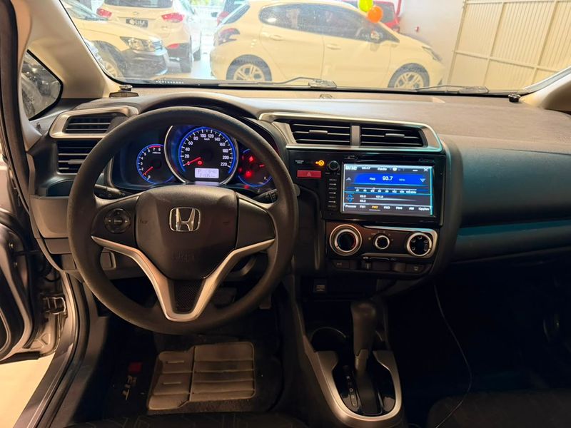 Honda Fit Lx 1.5 Flexone 2015/2016 SIM VEÍCULOS PORTO ALEGRE / Carros no Vale Honda Fit Lx 1.5 Flexone 2015/2016 SIM VEÍCULOS PORTO ALEGRE / Carros no Vale