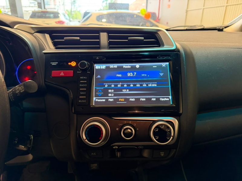 Honda Fit Lx 1.5 Flexone 2015/2016 SIM VEÍCULOS PORTO ALEGRE / Carros no Vale Honda Fit Lx 1.5 Flexone 2015/2016 SIM VEÍCULOS PORTO ALEGRE / Carros no Vale