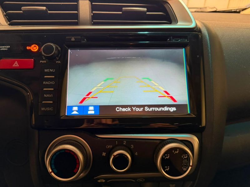 Honda Fit Lx 1.5 Flexone 2015/2016 SIM VEÍCULOS PORTO ALEGRE / Carros no Vale Honda Fit Lx 1.5 Flexone 2015/2016 SIM VEÍCULOS PORTO ALEGRE / Carros no Vale