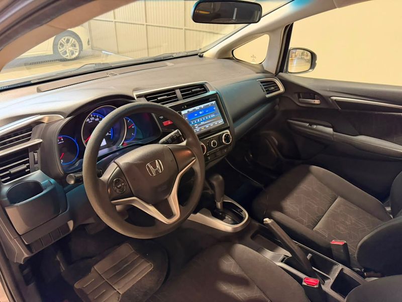Honda Fit Lx 1.5 Flexone 2015/2016 SIM VEÍCULOS PORTO ALEGRE / Carros no Vale Honda Fit Lx 1.5 Flexone 2015/2016 SIM VEÍCULOS PORTO ALEGRE / Carros no Vale