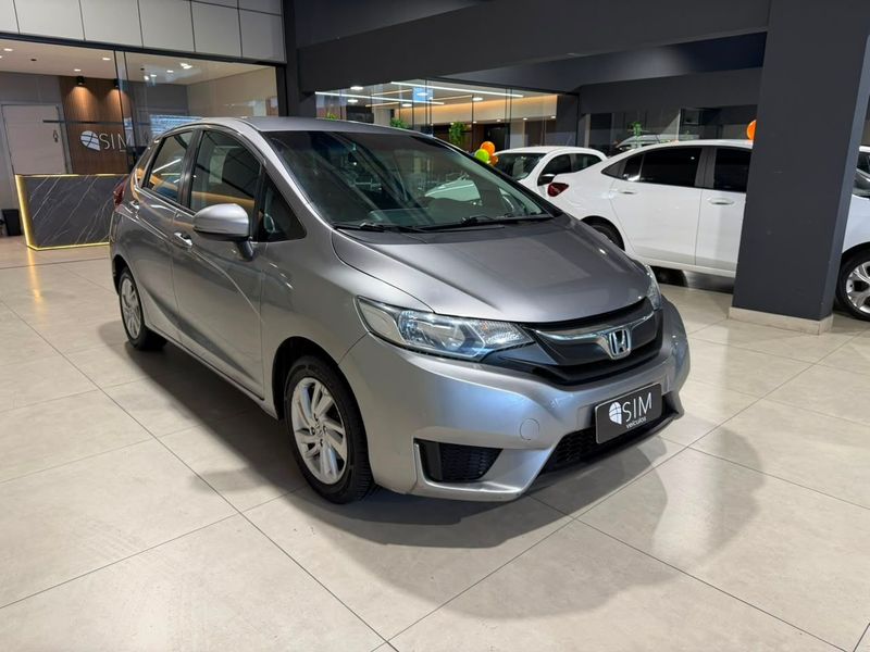 Honda Fit Lx 1.5 Flexone 2015/2016 SIM VEÍCULOS PORTO ALEGRE / Carros no Vale Honda Fit Lx 1.5 Flexone 2015/2016 SIM VEÍCULOS PORTO ALEGRE / Carros no Vale