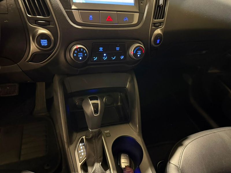 Hyundai Ix35 Gl 2.0 16v 2wd 2021/2022 SIM VEÍCULOS PORTO ALEGRE / Carros no Vale