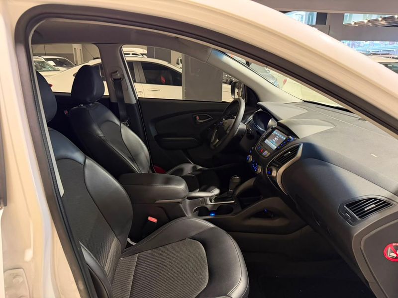 Hyundai Ix35 Gl 2.0 16v 2wd 2021/2022 SIM VEÍCULOS PORTO ALEGRE / Carros no Vale