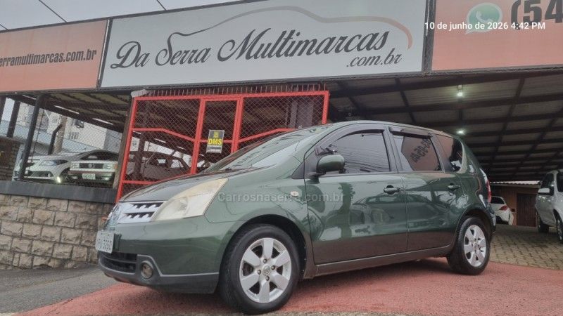 NISSAN LIVINA 1.8 SL 16V 2009/2010 HUBNER MULTIMARCAS FARROUPILHA / Carros no Vale
