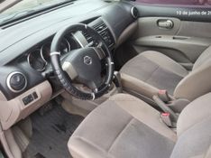 NISSAN LIVINA 1.8 SL 16V 2009/2010 HUBNER MULTIMARCAS FARROUPILHA / Carros no Vale