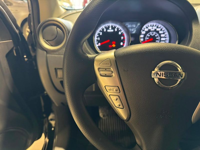 Nissan Versa Sv 1.6 2018/2019 SIM VEÍCULOS PORTO ALEGRE / Carros no Vale Nissan Versa Sv 1.6 2018/2019 SIM VEÍCULOS PORTO ALEGRE / Carros no Vale