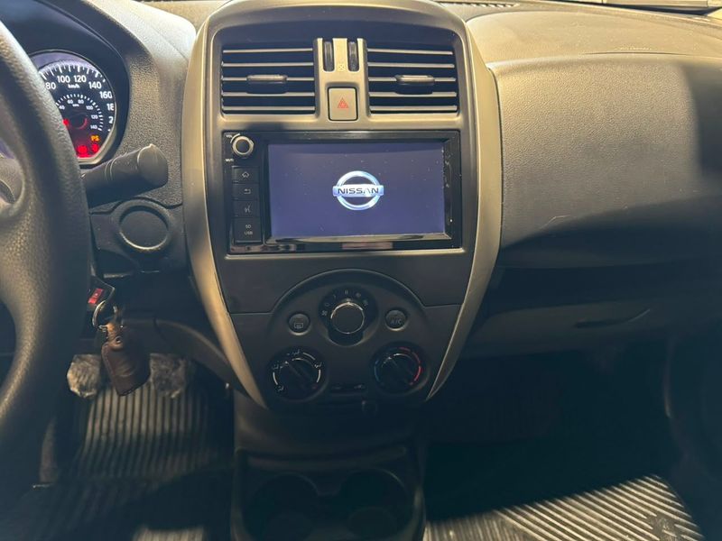 Nissan Versa Sv 1.6 2018/2019 SIM VEÍCULOS PORTO ALEGRE / Carros no Vale Nissan Versa Sv 1.6 2018/2019 SIM VEÍCULOS PORTO ALEGRE / Carros no Vale