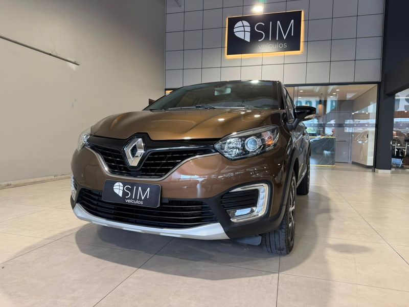 Renault Captur Intense 2.0 16v 2017/2018 SIM VEÍCULOS PORTO ALEGRE / Carros no Vale