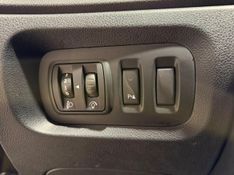 Renault Captur Intense 2.0 16v 2017/2018 SIM VEÍCULOS PORTO ALEGRE / Carros no Vale