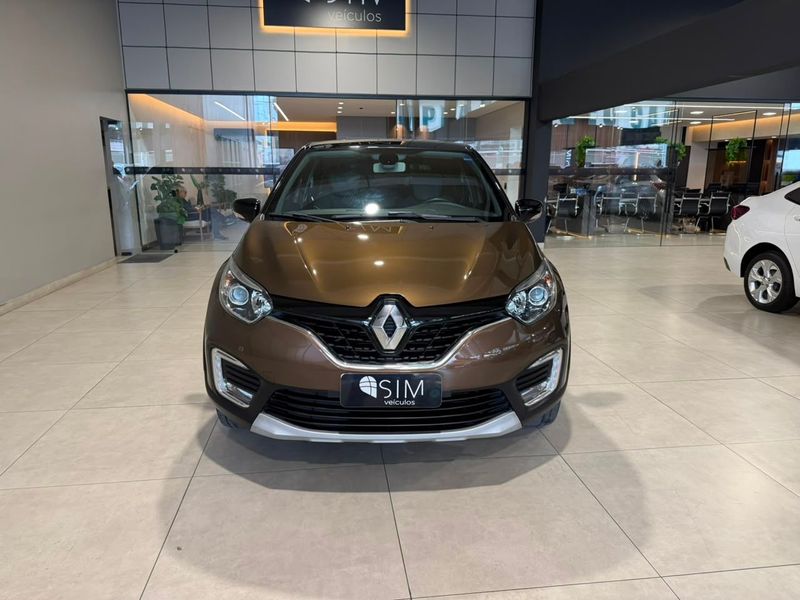 Renault Captur Intense 2.0 16v 2017/2018 SIM VEÍCULOS PORTO ALEGRE / Carros no Vale