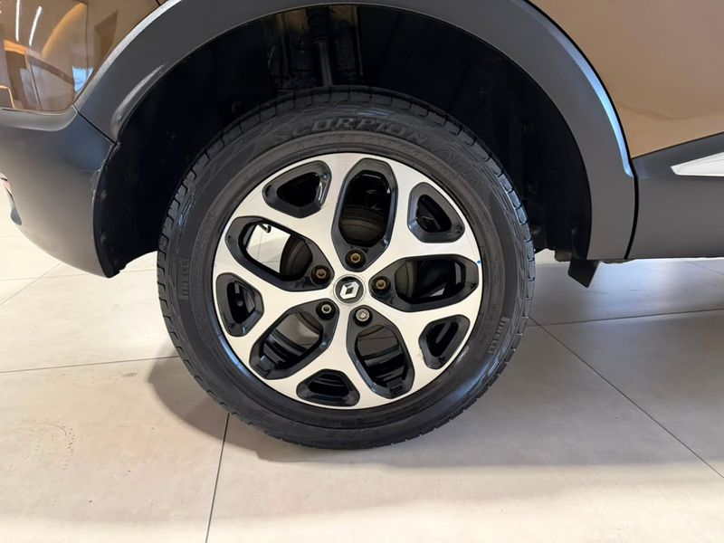 Renault Captur Intense 2.0 16v 2017/2018 SIM VEÍCULOS PORTO ALEGRE / Carros no Vale