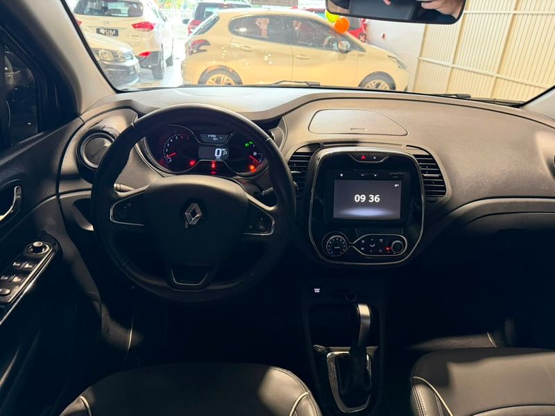 Renault Captur Intense 2.0 16v 2017/2018 SIM VEÍCULOS PORTO ALEGRE / Carros no Vale