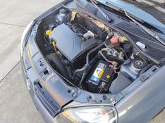 RENAULT CLIO 1.0 CAMPUS 16V 2010/2010 HUBNER MULTIMARCAS FARROUPILHA / Carros no Vale