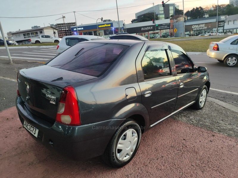 RENAULT LOGAN 1.0 EXPRESSION 16V 2007/2008 HUBNER MULTIMARCAS FARROUPILHA / Carros no Vale