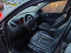 RENAULT MÉGANE 2.0 DYNAMIQUE SEDAN 16V 2007/2008 HUBNER MULTIMARCAS FARROUPILHA / Carros no Vale