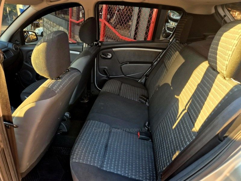 RENAULT SANDERO 1.6 EXPRESSION 8V 2012/2012 HUBNER MULTIMARCAS FARROUPILHA / Carros no Vale