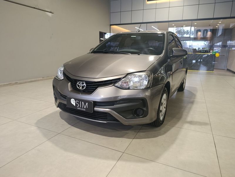 Toyota Etios Hb Xs 1.5 2017/2018 SIM VEÍCULOS PORTO ALEGRE / Carros no Vale