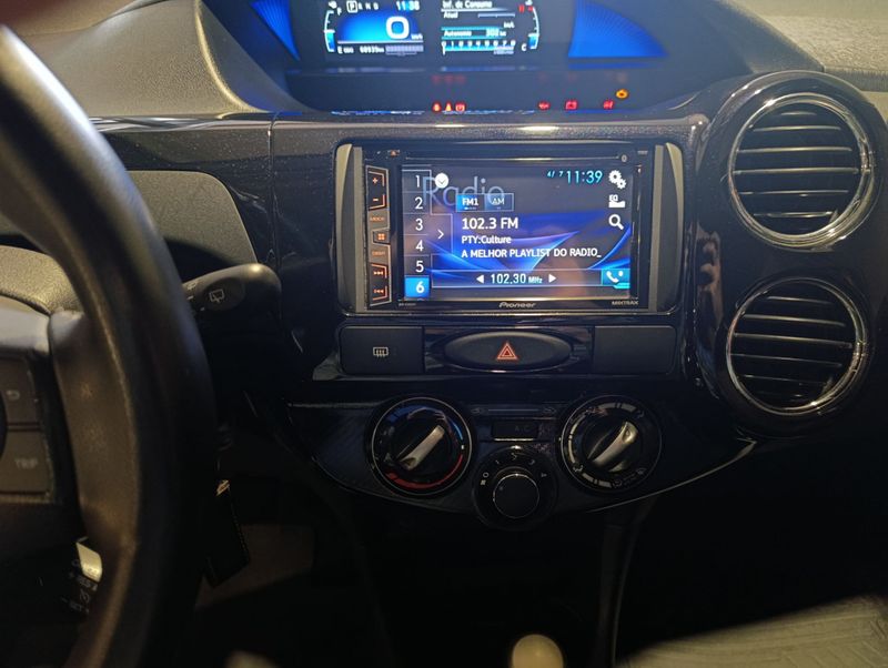 Toyota Etios Hb Xs 1.5 2017/2018 SIM VEÍCULOS PORTO ALEGRE / Carros no Vale