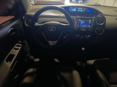 Toyota Etios Hb Xs 1.5 2017/2018 SIM VEÍCULOS PORTO ALEGRE / Carros no Vale