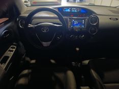 Toyota Etios Hb Xs 1.5 2017/2018 SIM VEÍCULOS PORTO ALEGRE / Carros no Vale