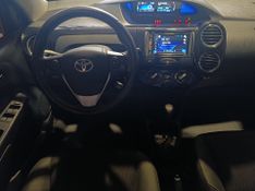 Toyota Etios Hb Xs 1.5 2017/2018 SIM VEÍCULOS PORTO ALEGRE / Carros no Vale