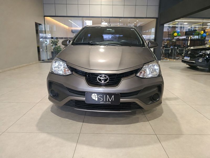 Toyota Etios Hb Xs 1.5 2017/2018 SIM VEÍCULOS PORTO ALEGRE / Carros no Vale