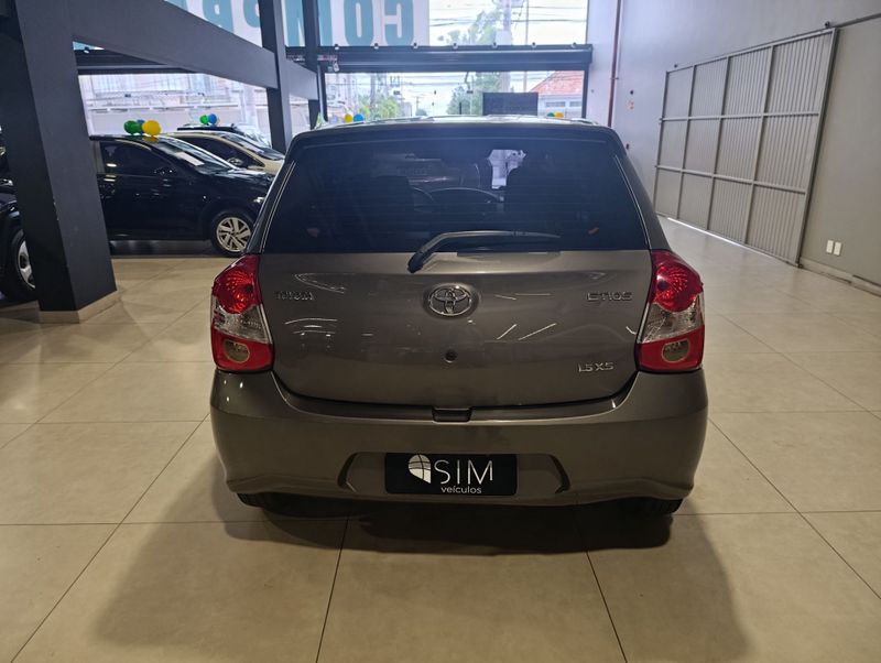 Toyota Etios Hb Xs 1.5 2017/2018 SIM VEÍCULOS PORTO ALEGRE / Carros no Vale
