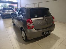 Toyota Etios Hb Xs 1.5 2017/2018 SIM VEÍCULOS PORTO ALEGRE / Carros no Vale
