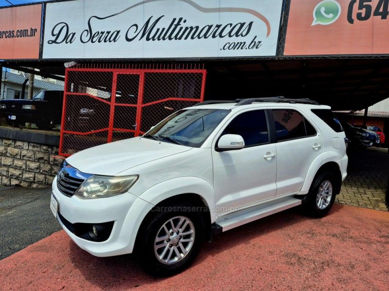 TOYOTA HILUX 2.7 SR 4X2 CD 16V 2013/2013 HUBNER MULTIMARCAS FARROUPILHA / Carros no Vale TOYOTA HILUX 2.7 SR 4X2 CD 16V 2013/2013 HUBNER MULTIMARCAS FARROUPILHA / Carros no Vale