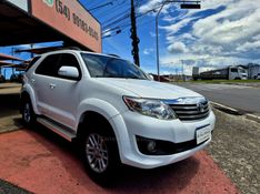 TOYOTA HILUX 2.7 SR 4X2 CD 16V 2013/2013 HUBNER MULTIMARCAS FARROUPILHA / Carros no Vale
