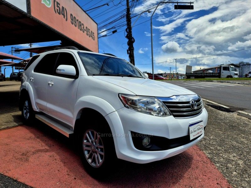 TOYOTA HILUX 2.7 SR 4X2 CD 16V 2013/2013 HUBNER MULTIMARCAS FARROUPILHA / Carros no Vale TOYOTA HILUX 2.7 SR 4X2 CD 16V 2013/2013 HUBNER MULTIMARCAS FARROUPILHA / Carros no Vale
