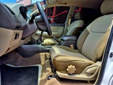 TOYOTA HILUX 2.7 SR 4X2 CD 16V 2013/2013 HUBNER MULTIMARCAS FARROUPILHA / Carros no Vale