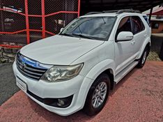 TOYOTA HILUX 2.7 SR 4X2 CD 16V 2013/2013 HUBNER MULTIMARCAS FARROUPILHA / Carros no Vale