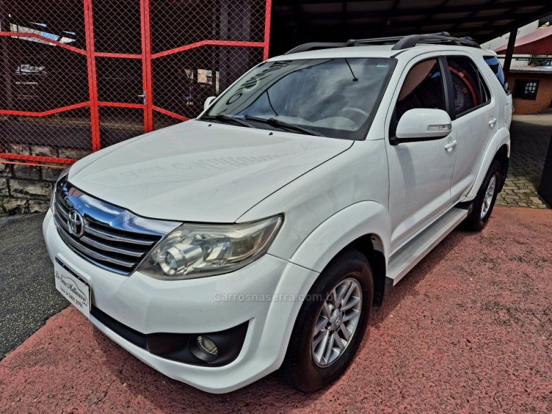 TOYOTA HILUX 2.7 SR 4X2 CD 16V 2013/2013 HUBNER MULTIMARCAS FARROUPILHA / Carros no Vale TOYOTA HILUX 2.7 SR 4X2 CD 16V 2013/2013 HUBNER MULTIMARCAS FARROUPILHA / Carros no Vale