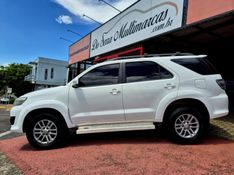 TOYOTA HILUX 2.7 SR 4X2 CD 16V 2013/2013 HUBNER MULTIMARCAS FARROUPILHA / Carros no Vale