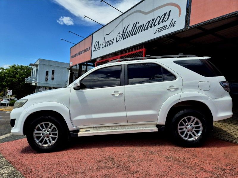 TOYOTA HILUX 2.7 SR 4X2 CD 16V 2013/2013 HUBNER MULTIMARCAS FARROUPILHA / Carros no Vale TOYOTA HILUX 2.7 SR 4X2 CD 16V 2013/2013 HUBNER MULTIMARCAS FARROUPILHA / Carros no Vale