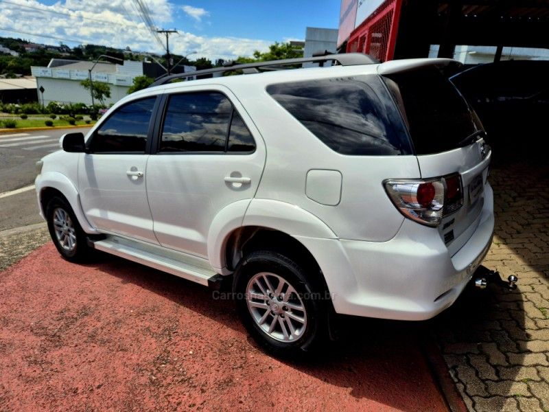 TOYOTA HILUX 2.7 SR 4X2 CD 16V 2013/2013 HUBNER MULTIMARCAS FARROUPILHA / Carros no Vale TOYOTA HILUX 2.7 SR 4X2 CD 16V 2013/2013 HUBNER MULTIMARCAS FARROUPILHA / Carros no Vale