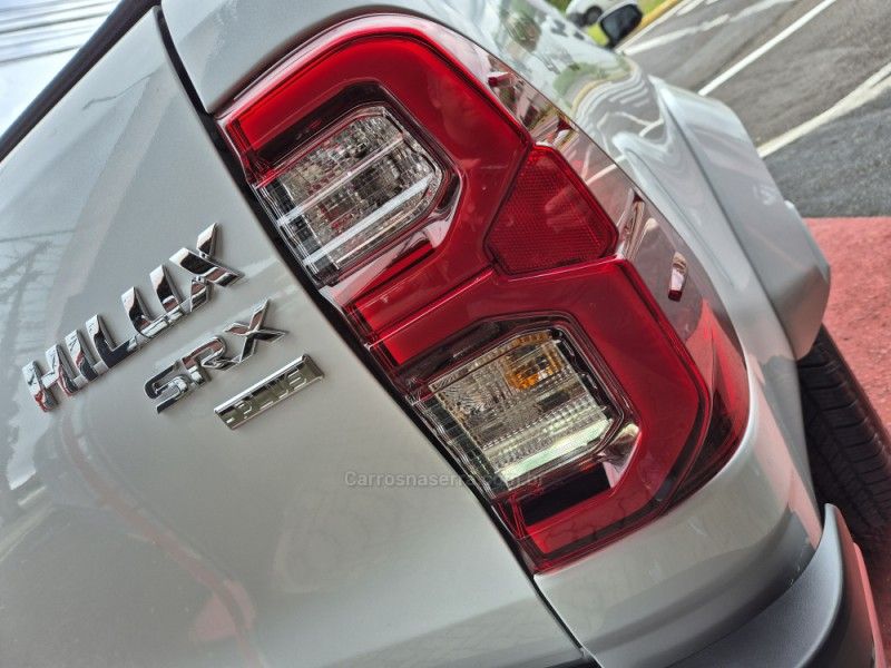TOYOTA HILUX 2.8 SRX PLUS 4X4 CD TURBO 2026/2027 HUBNER MULTIMARCAS FARROUPILHA / Carros no Vale