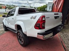 TOYOTA HILUX 2.8 SRX PLUS 4X4 CD TURBO 2026/2027 HUBNER MULTIMARCAS FARROUPILHA / Carros no Vale