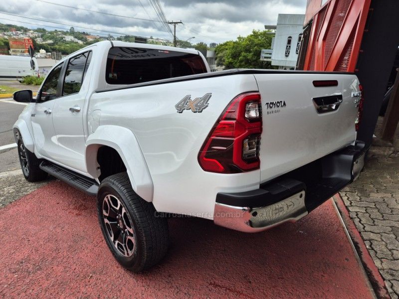 TOYOTA HILUX 2.8 SRX PLUS 4X4 CD TURBO 2026/2027 HUBNER MULTIMARCAS FARROUPILHA / Carros no Vale