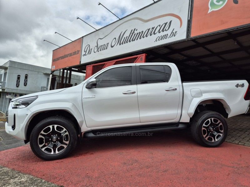 TOYOTA HILUX 2.8 SRX PLUS 4X4 CD TURBO 2026/2027 HUBNER MULTIMARCAS FARROUPILHA / Carros no Vale