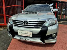 TOYOTA HILUX SW4 3.0 SRV 4X4 16V TURBO INTERCOOLER 2011/2012 HUBNER MULTIMARCAS FARROUPILHA / Carros no Vale