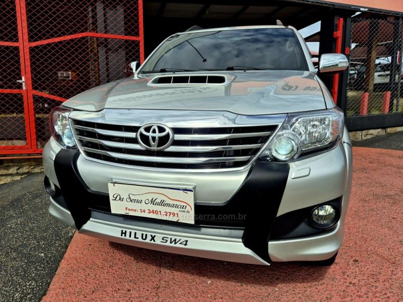 TOYOTA HILUX SW4 3.0 SRV 4X4 16V TURBO INTERCOOLER 2011/2012 HUBNER MULTIMARCAS FARROUPILHA / Carros no Vale TOYOTA HILUX SW4 3.0 SRV 4X4 16V TURBO INTERCOOLER 2011/2012 HUBNER MULTIMARCAS FARROUPILHA / Carros no Vale