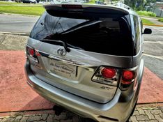 TOYOTA HILUX SW4 3.0 SRV 4X4 16V TURBO INTERCOOLER 2011/2012 HUBNER MULTIMARCAS FARROUPILHA / Carros no Vale