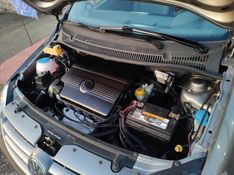 VOLKSWAGEN FOX 1.0 MI CITY 8V 2004/2004 HUBNER MULTIMARCAS FARROUPILHA / Carros no Vale