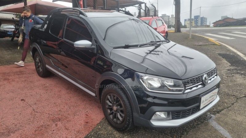 VOLKSWAGEN SAVEIRO 1.6 CROSS CD 16V 2016/2017 HUBNER MULTIMARCAS FARROUPILHA / Carros no Vale VOLKSWAGEN SAVEIRO 1.6 CROSS CD 16V 2016/2017 HUBNER MULTIMARCAS FARROUPILHA / Carros no Vale