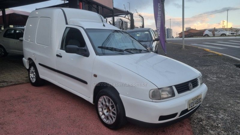VOLKSWAGEN VAN 1.6 MI 8V 1999/1999 HUBNER MULTIMARCAS FARROUPILHA / Carros no Vale VOLKSWAGEN VAN 1.6 MI 8V 1999/1999 HUBNER MULTIMARCAS FARROUPILHA / Carros no Vale