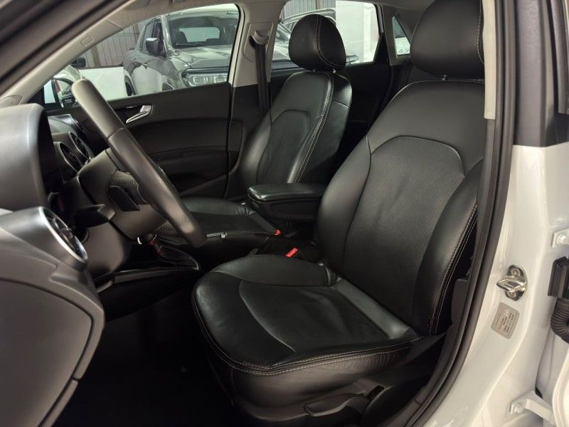 AUDI A1 1.4 TFSI ATTRACTION 16V 122CV 2014/2014 SUL SERRA MOTORS CAXIAS DO SUL / Carros no Vale AUDI A1 1.4 TFSI ATTRACTION 16V 122CV 2014/2014 SUL SERRA MOTORS CAXIAS DO SUL / Carros no Vale